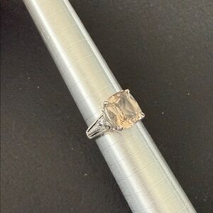 Elegant sterling silver topaz colored Women's Ring